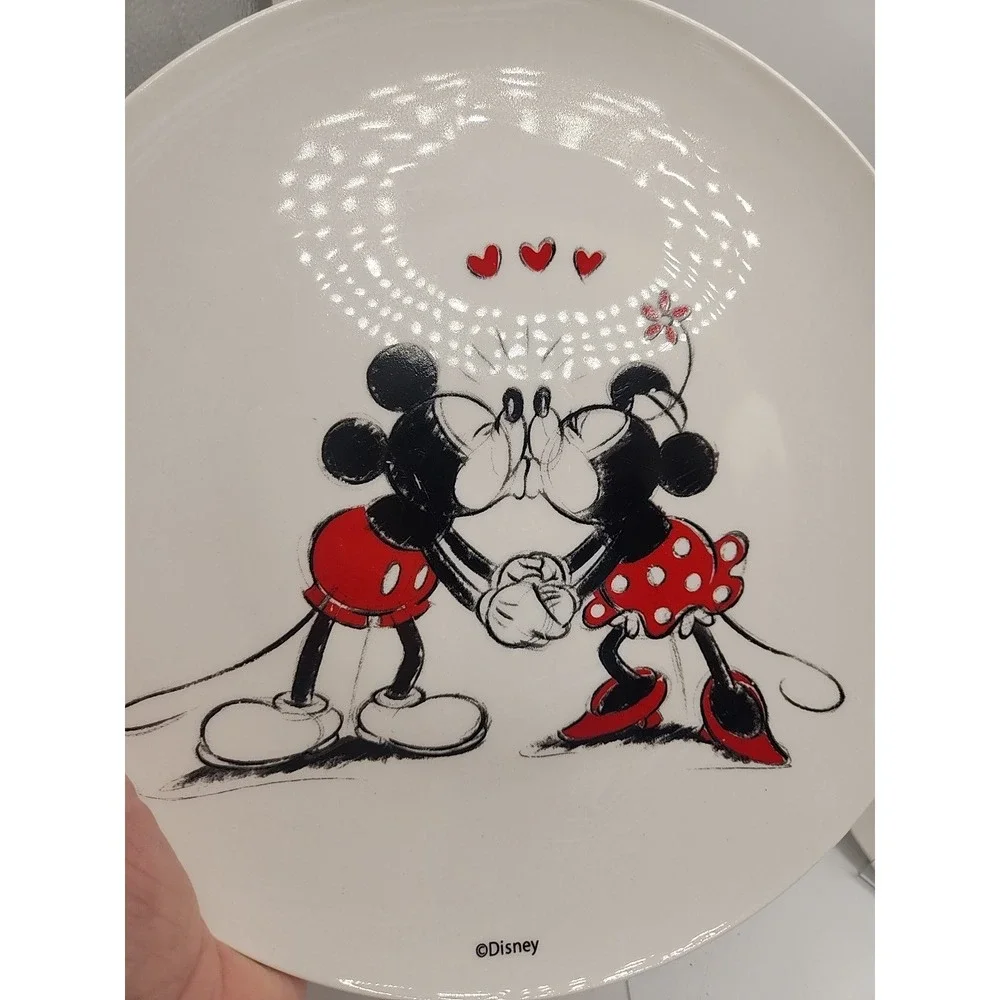Disney Minnie & Mickey Kissing Dinner Plate Plus Minnie Dinner Plate
